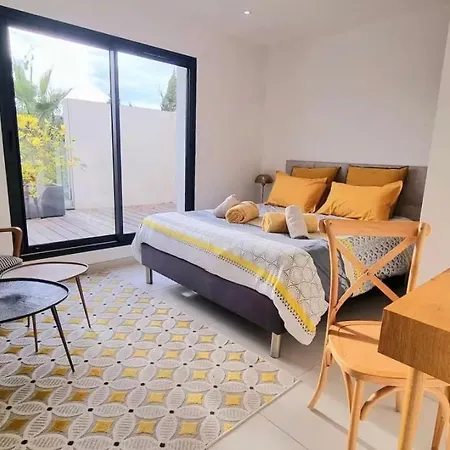 Stunning Family With Pool In Cap D'agde 度假居