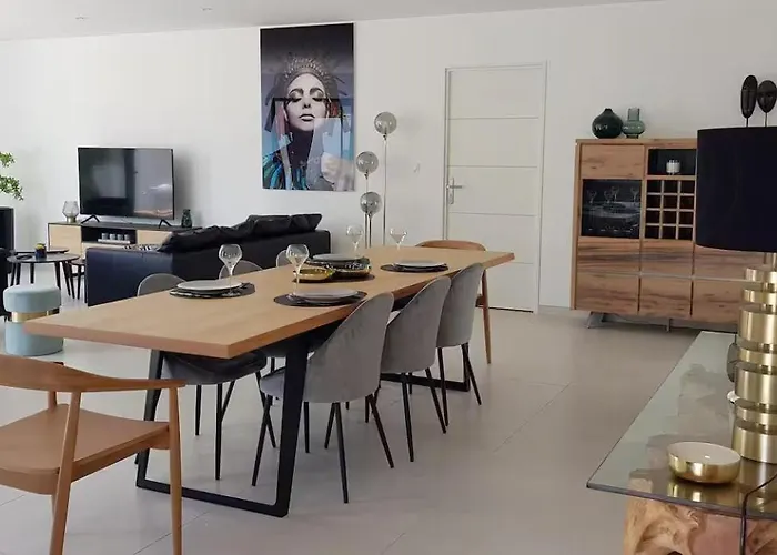 Stunning Family With Pool In Cap D'agde