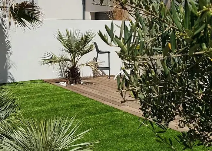 Stunning Family With Pool In Cap D'agde 度假居