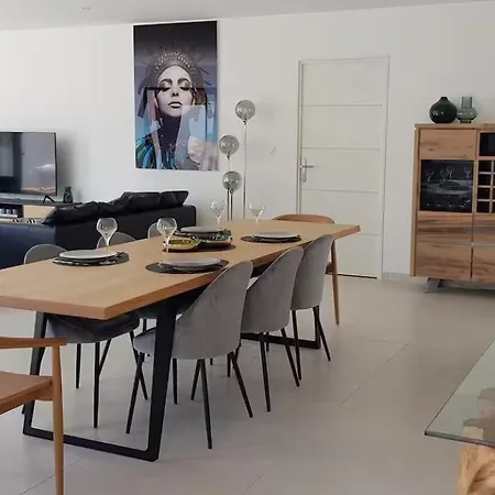 Stunning Family With Pool In Cap D'agde