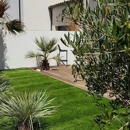 Stunning Family With Pool In Cap D'agde Vakantiehuis