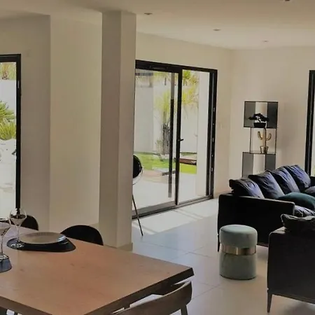 Stunning Family With Pool In Cap D'agde 別荘