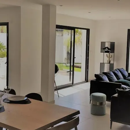 Stunning Family With Pool In Cap D'agde * アグド